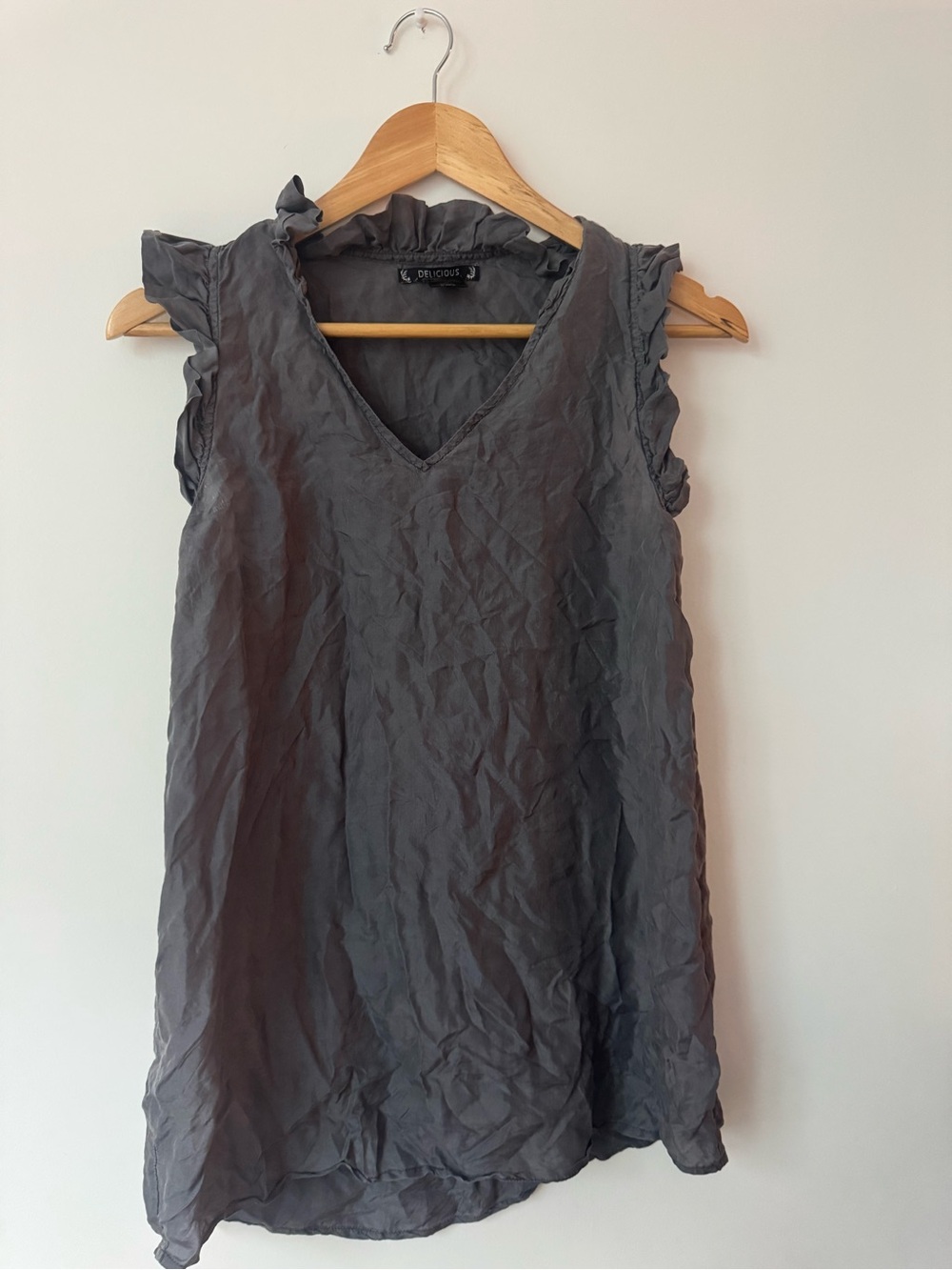 Delicious 100% Silk Ruffle Collar Sleeveless Tank Top Charcoal Grey Small S
